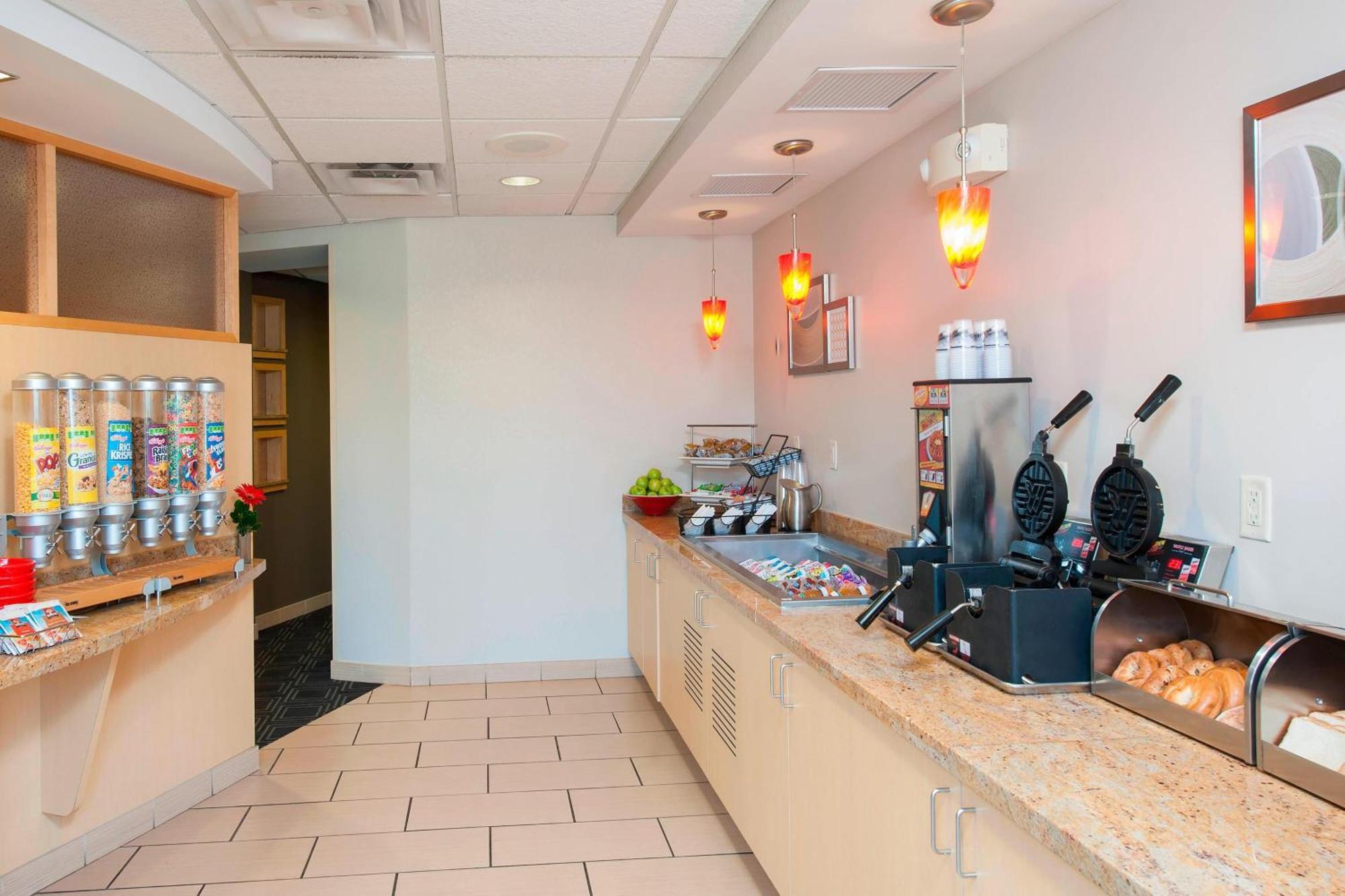 Towneplace Suites Des Moines Urbandale Johnston Esterno foto